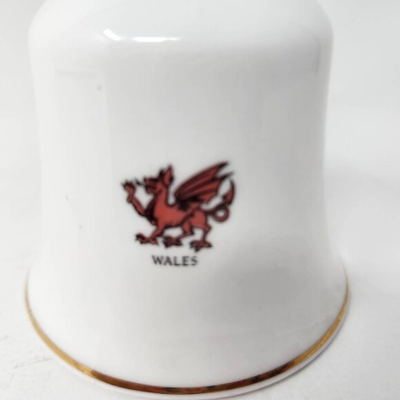 Finsbury Fine Bone China Bell Vintage Wales With Heart Handle & Welsh Emblems - Picture 6 of 11